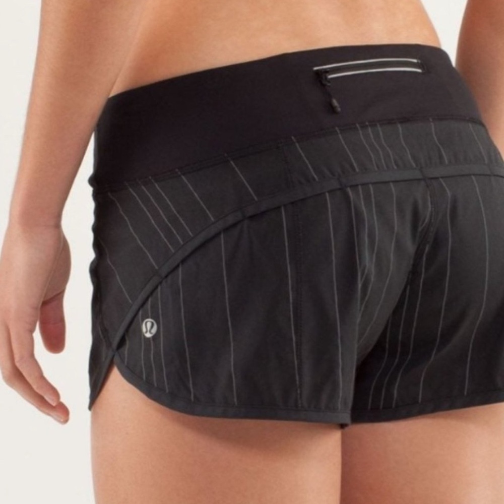 Lululemon athletica Run Black Speed Short Reflective rare stripes W7604S size 8